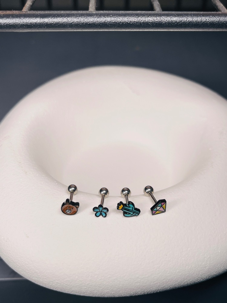Figürlü piercing