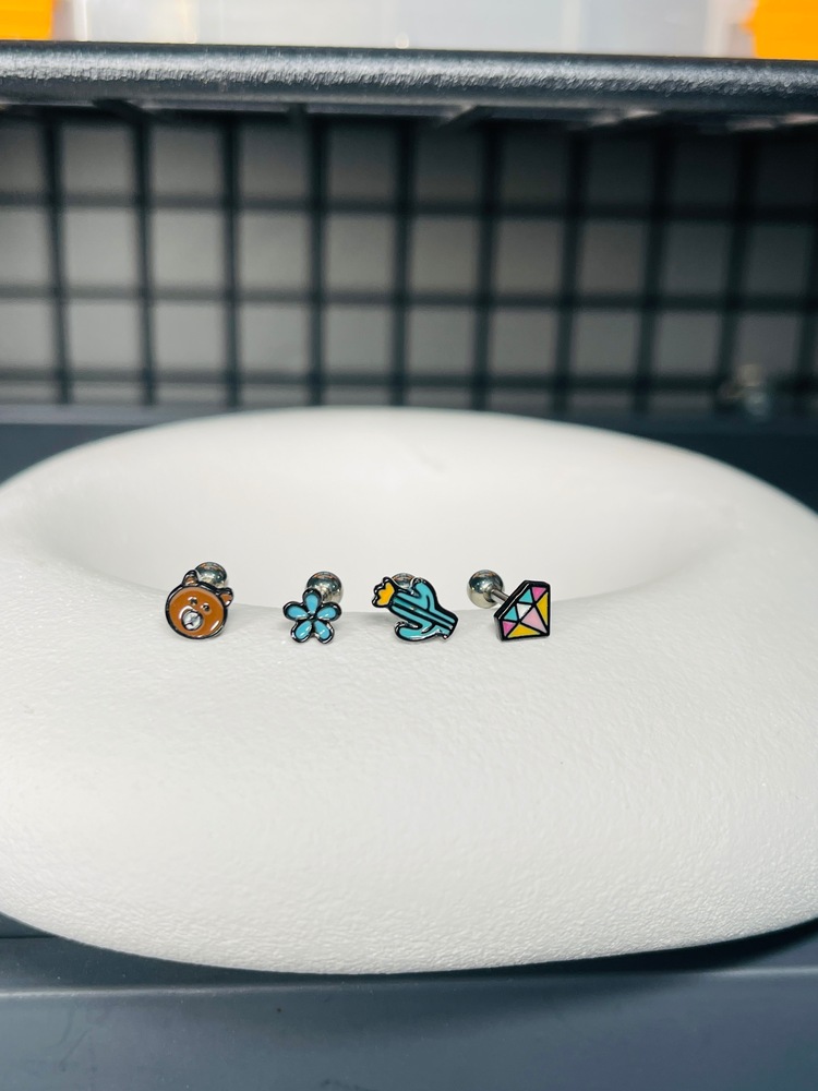 Figürlü piercing