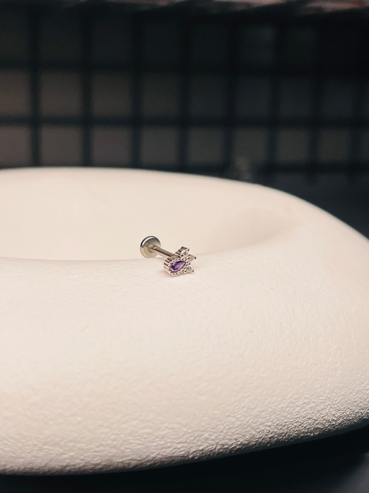mor taşlı lale piercing