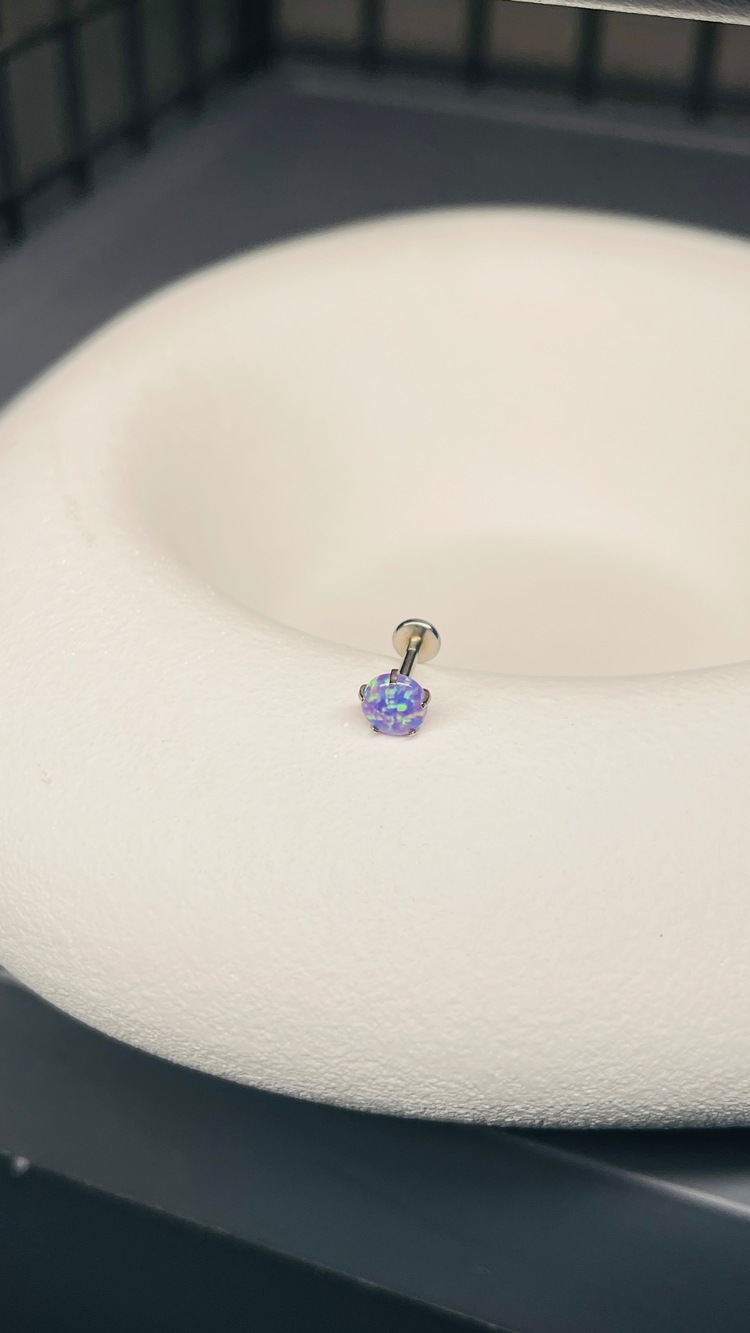 Lila opal taşlı piercing 