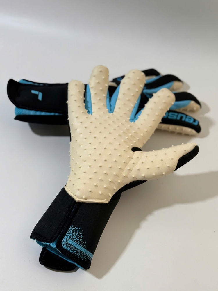 Reusch Attrakt Speedbump Strapless