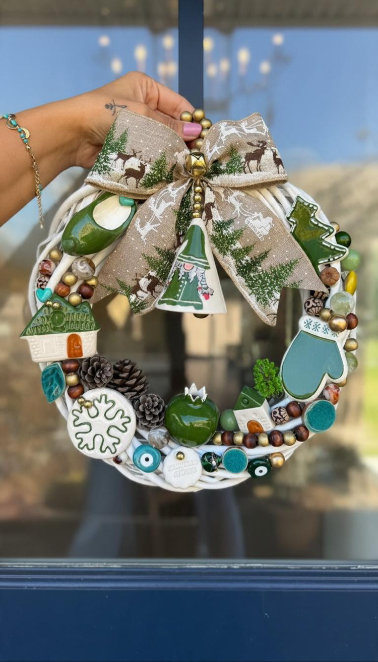 El Yapımı Çini Kapı Süsü (11) - Doğal Ahşap Kapı Çelengi (30 cm)
