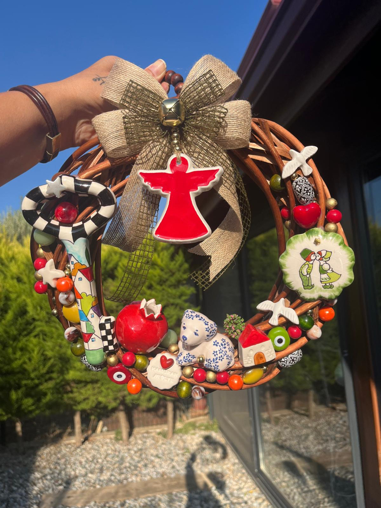 El Yapımı Çini Kapı Süsü – Doğal Ahşap Kapı Çelengi (30 cm)