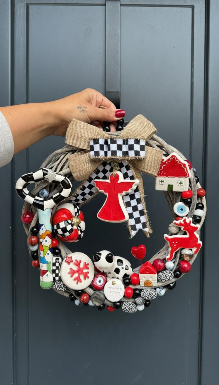 El Yapımı Çini Kapı Süsü - Doğal Ahşap Kapı Çelengi (30 cm)
