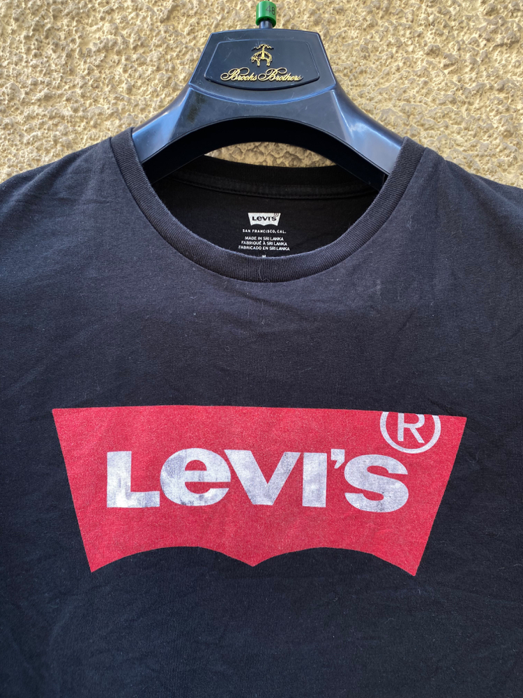 Levi's t-shirt