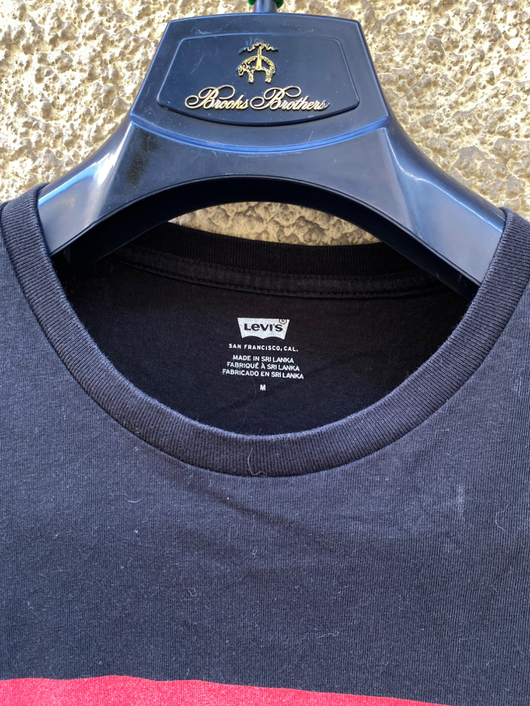 Levi's t-shirt