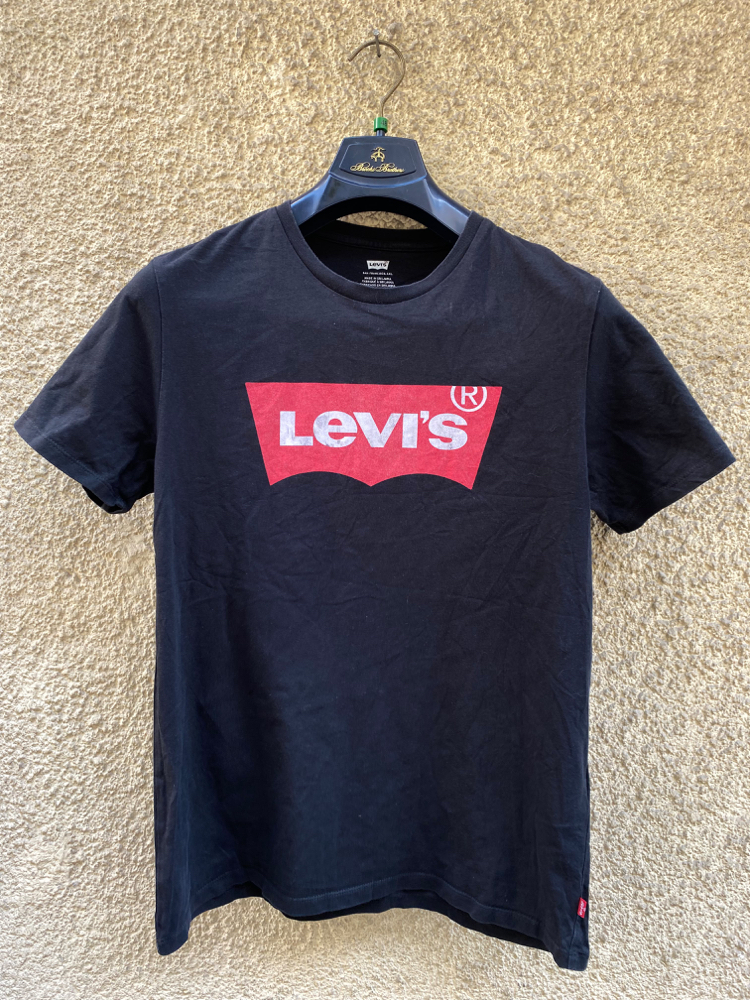 Levi's t-shirt