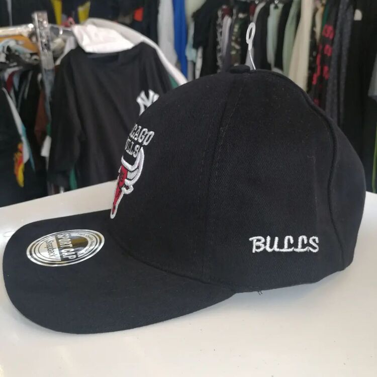 snapback cap