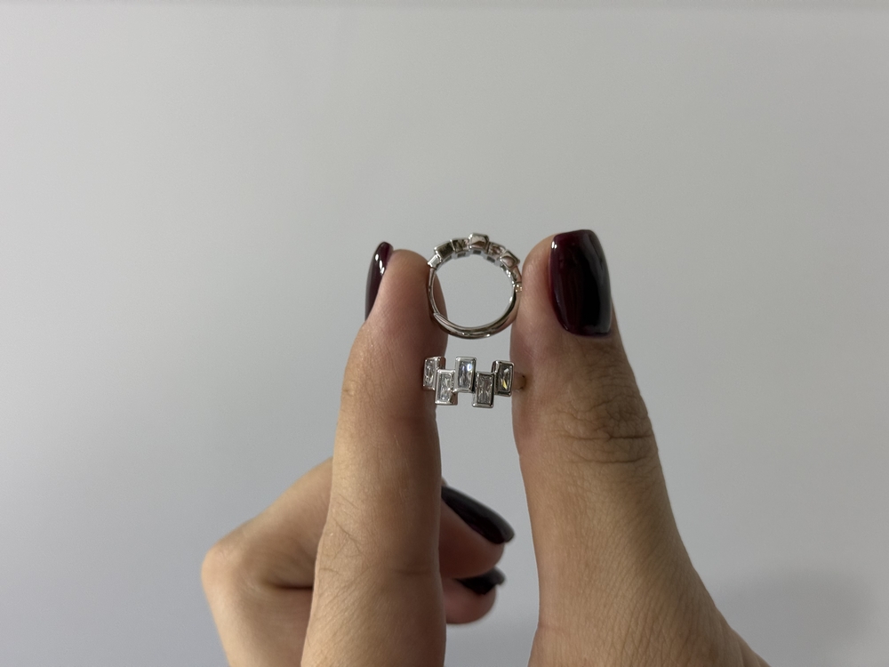 Xuping Silver Renk Baget Taşlı Halka Küpe(1,5 cm)
