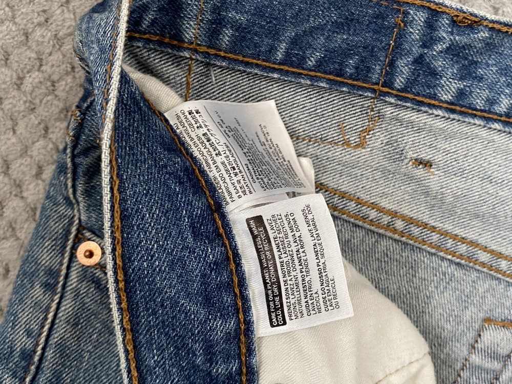 Levis vtg kot şort ( 38 size )