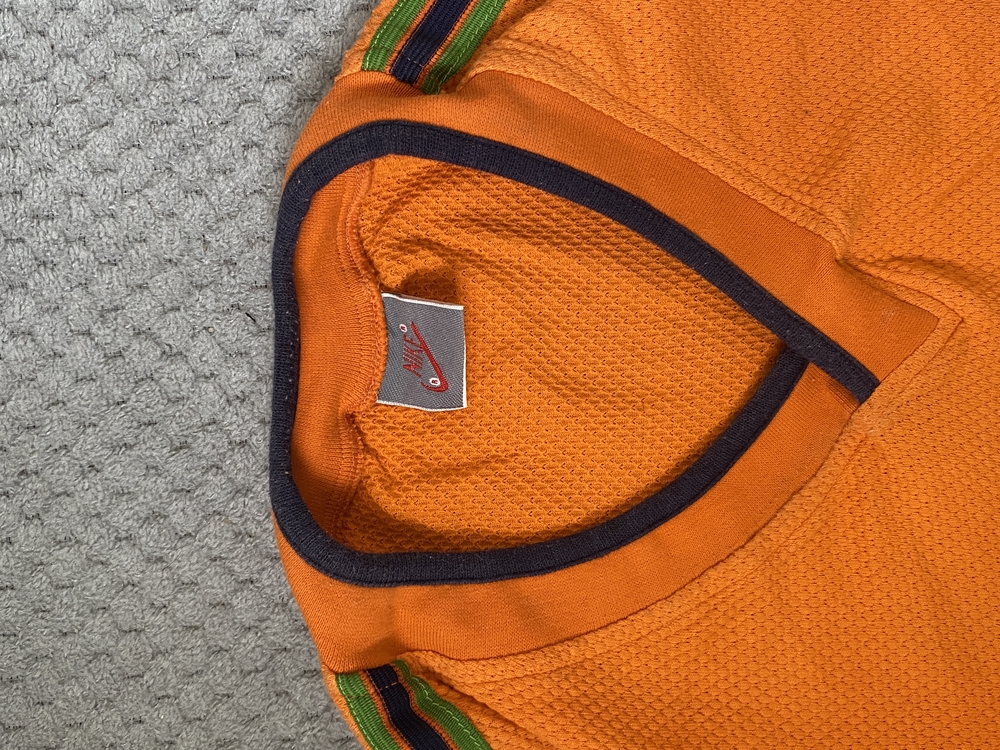 90s Nike swoosh tee ( l - xl )