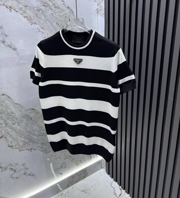 PRADA DEMİR ARMA LOGOLU TRİKO TSHIRT