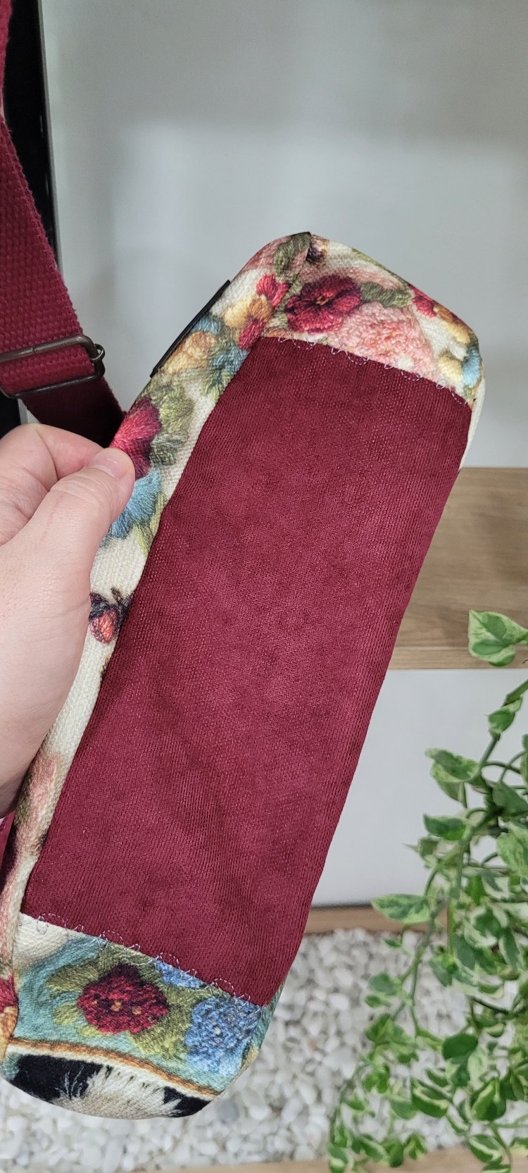 Kedi çay fincanı içinde