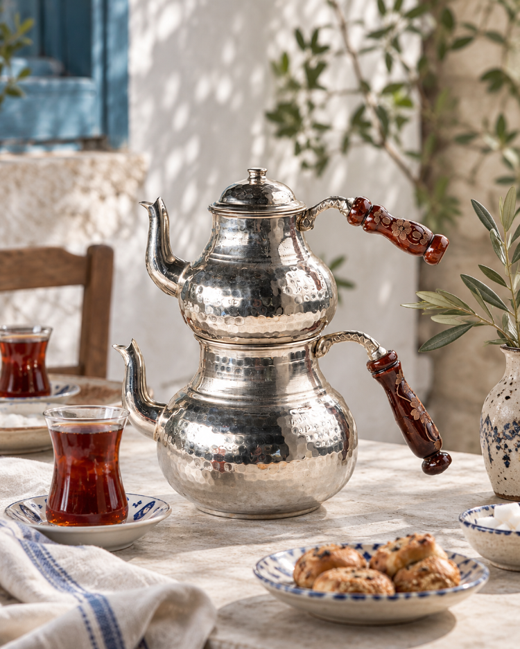 Büyük Boy Bakır Ahşap Kulplu Çaydanlık – %100 Saf Bakır, Kalaylı İç Yüzey