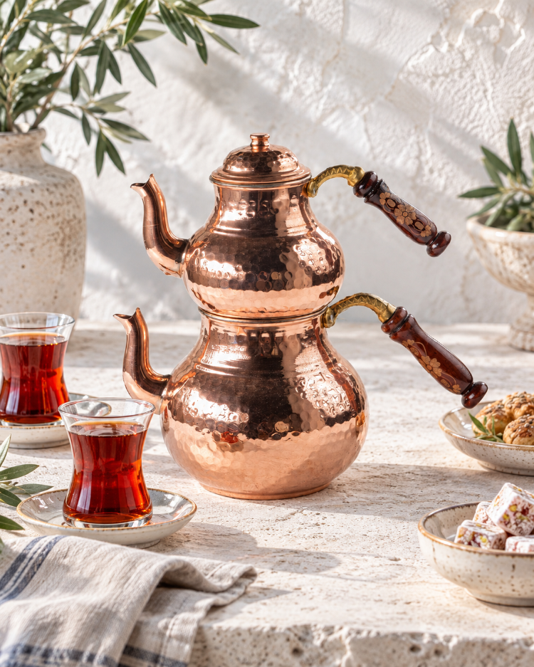 Büyük Boy Bakır Ahşap Kulplu Çaydanlık – %100 Saf Bakır, Kalaylı İç Yüzey