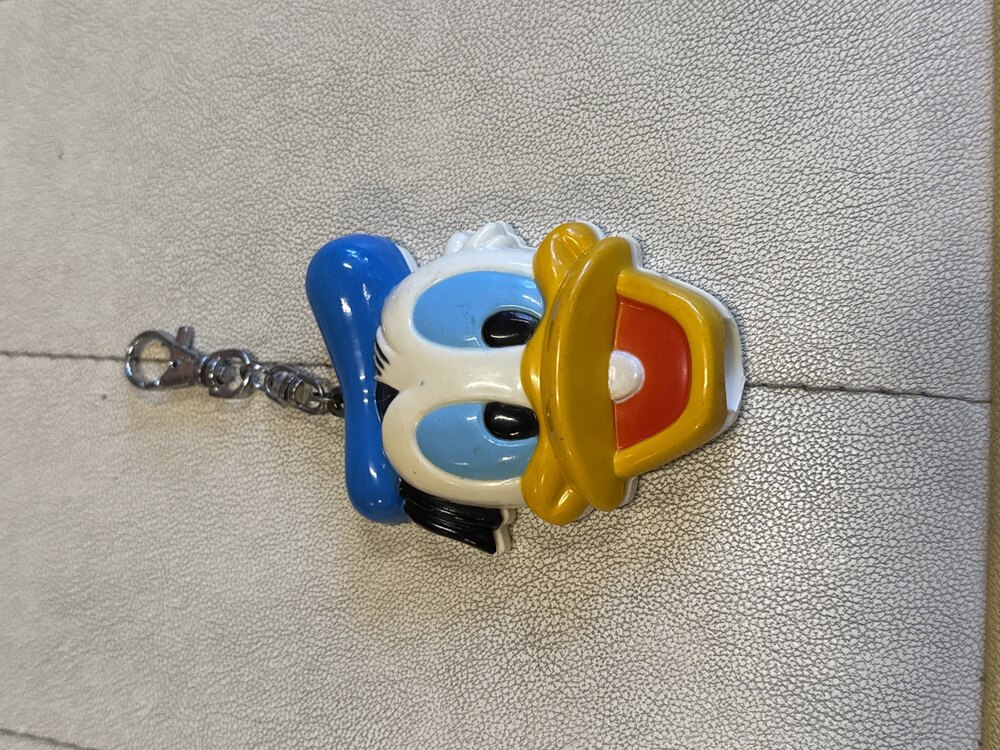 Donald Pocket Pop – Vintage Keychain Mirror