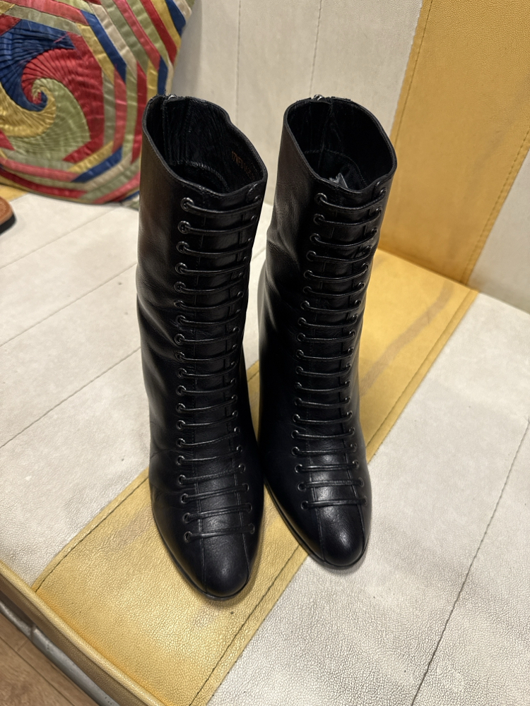90s Lace Up Front Leather Boots