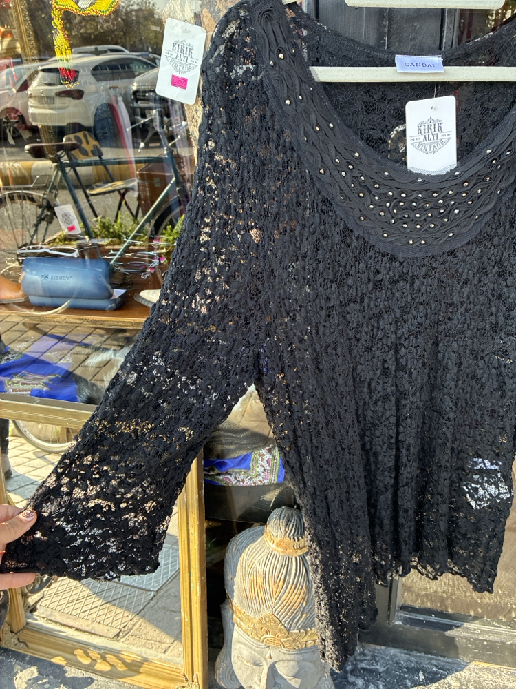 Canda Lace Blouse