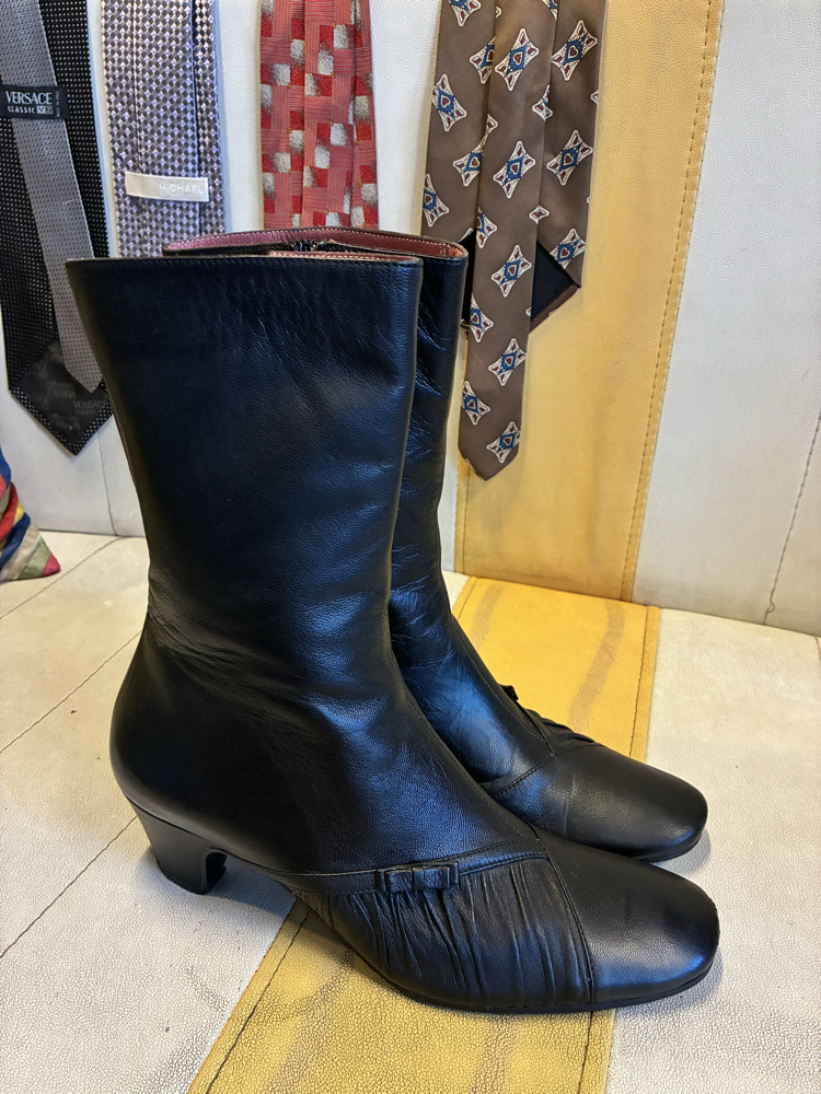 Lady D. Leather Boots