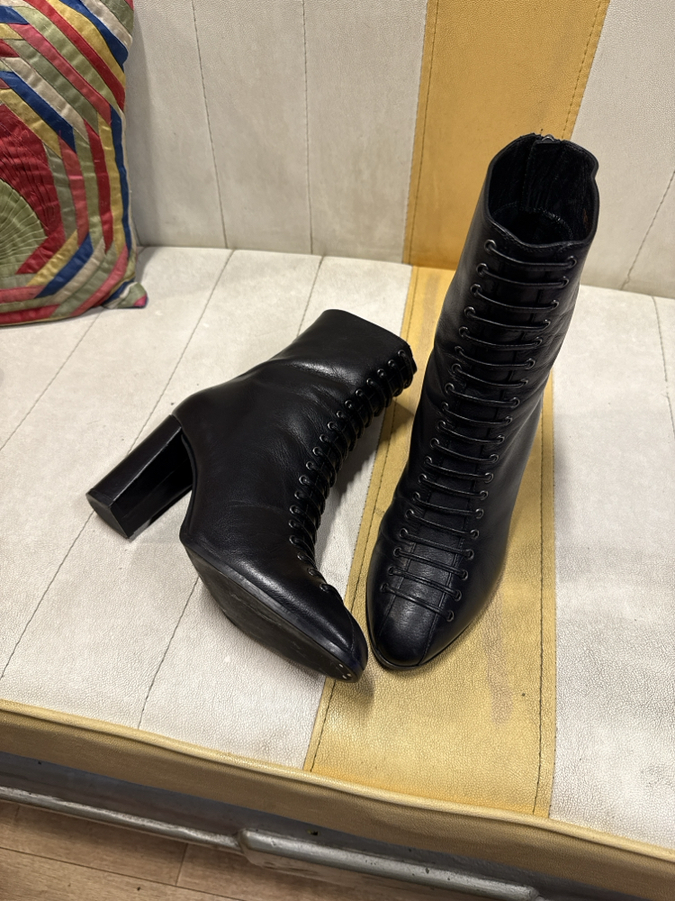 90s Lace Up Front Leather Boots