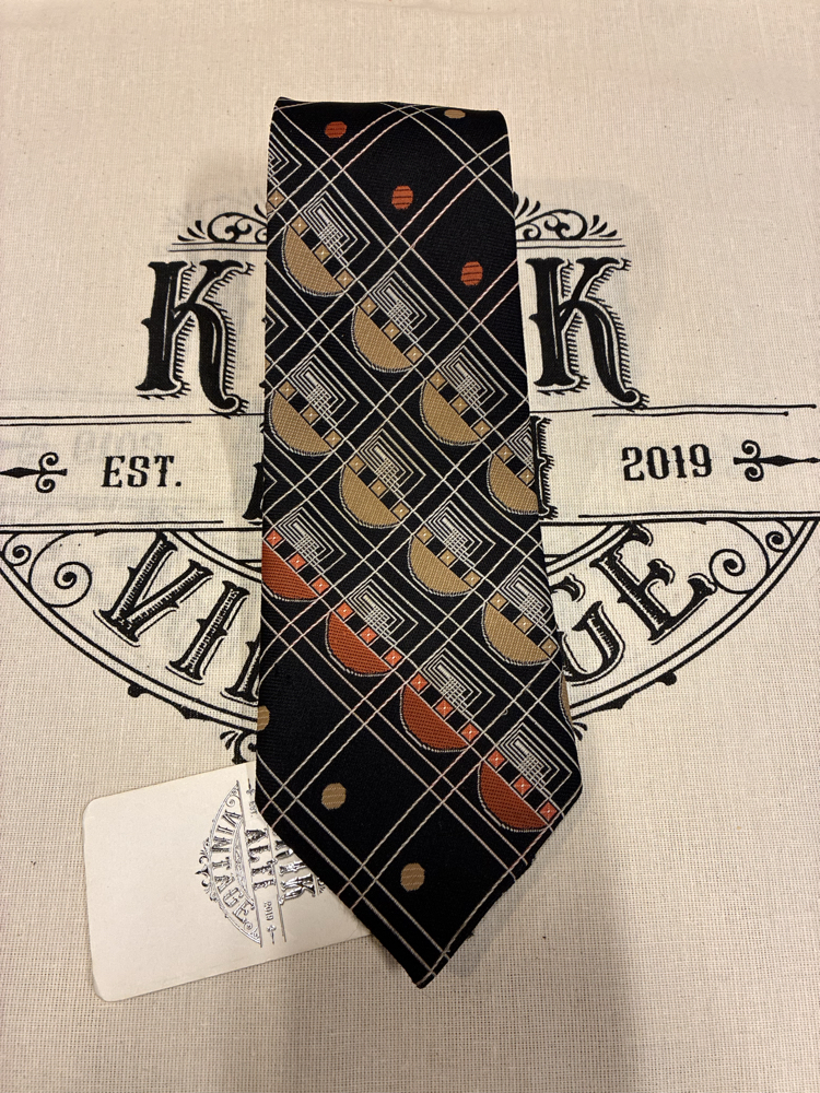 Serious Tie