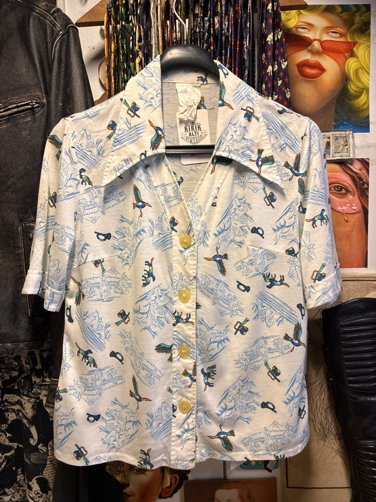 70s Hunting Themed Dagger Collar Vintage Shirt