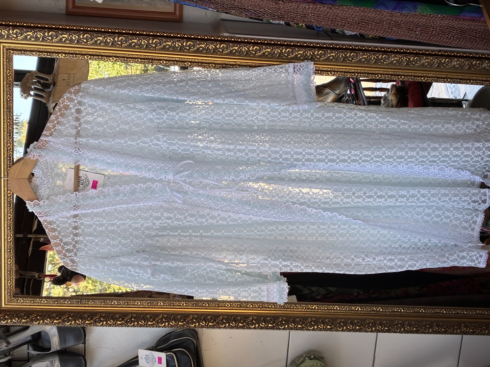 70’s White Lace Robe — Dreamlight Whisper