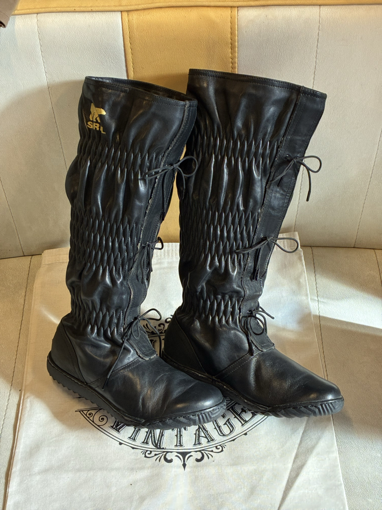 RARE SOREL FIRENZY BOOTS