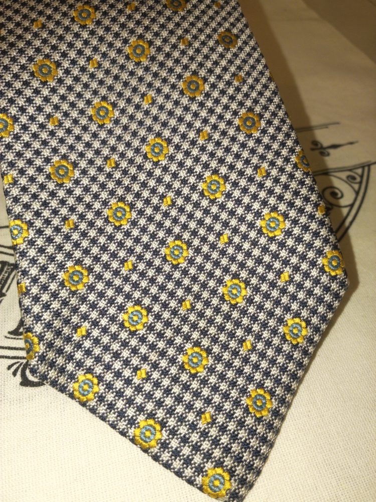 Daisy Tie