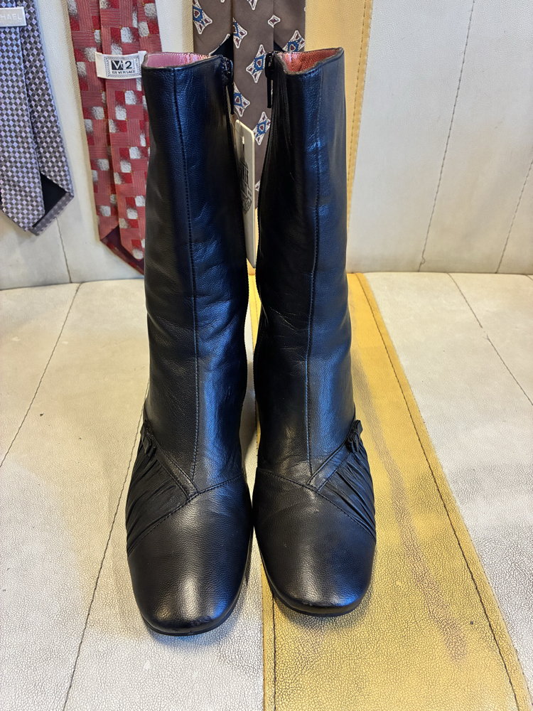 Lady D. Leather Boots