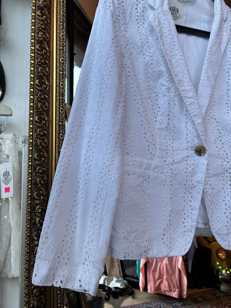 90's Lace Details Shirt