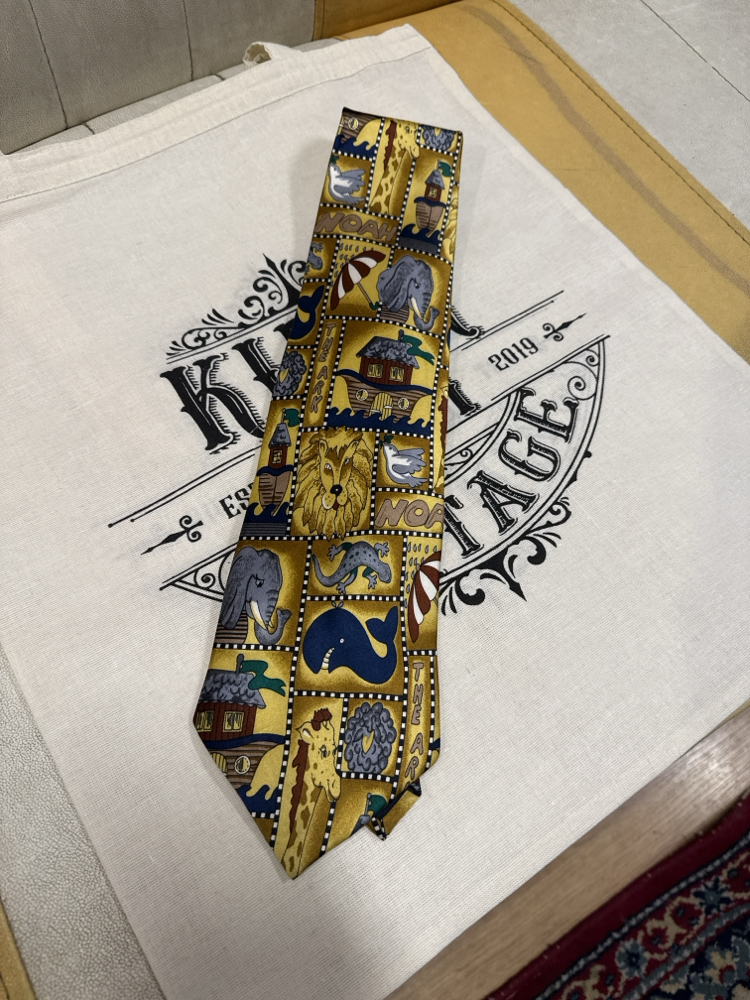 Giorgio Armani Cravatte %100 Silk Tie | Rare 