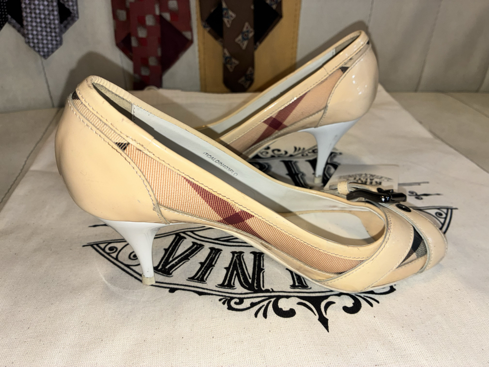 Burberry Ecru Patent Leather Heels