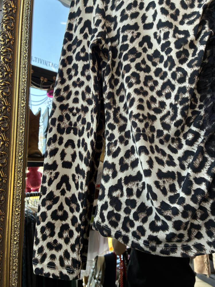 Leo Long Sleeve Top