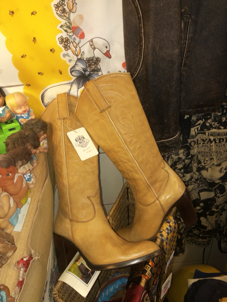 Camel Lovers Boots