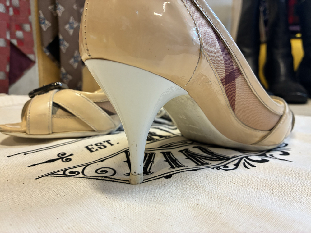 Burberry Ecru Patent Leather Heels