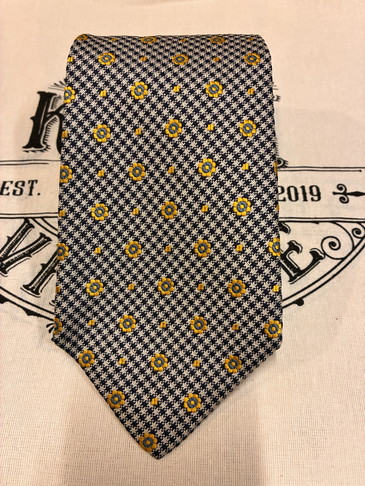 Daisy Tie