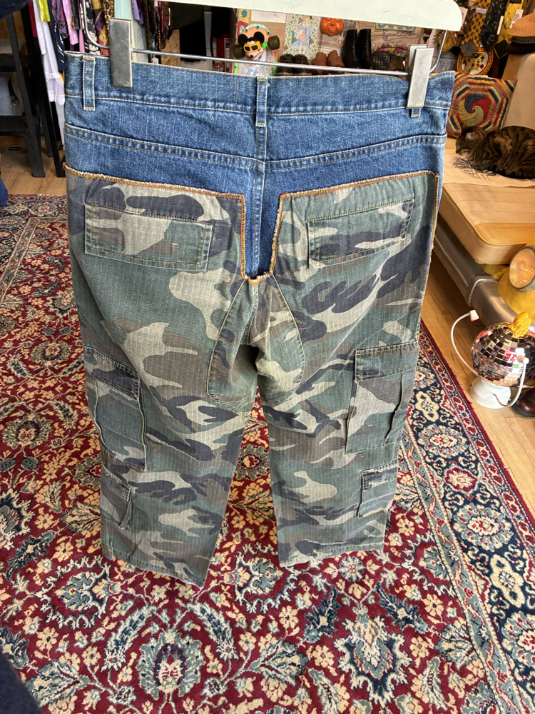 00's Camo Cargo Pants