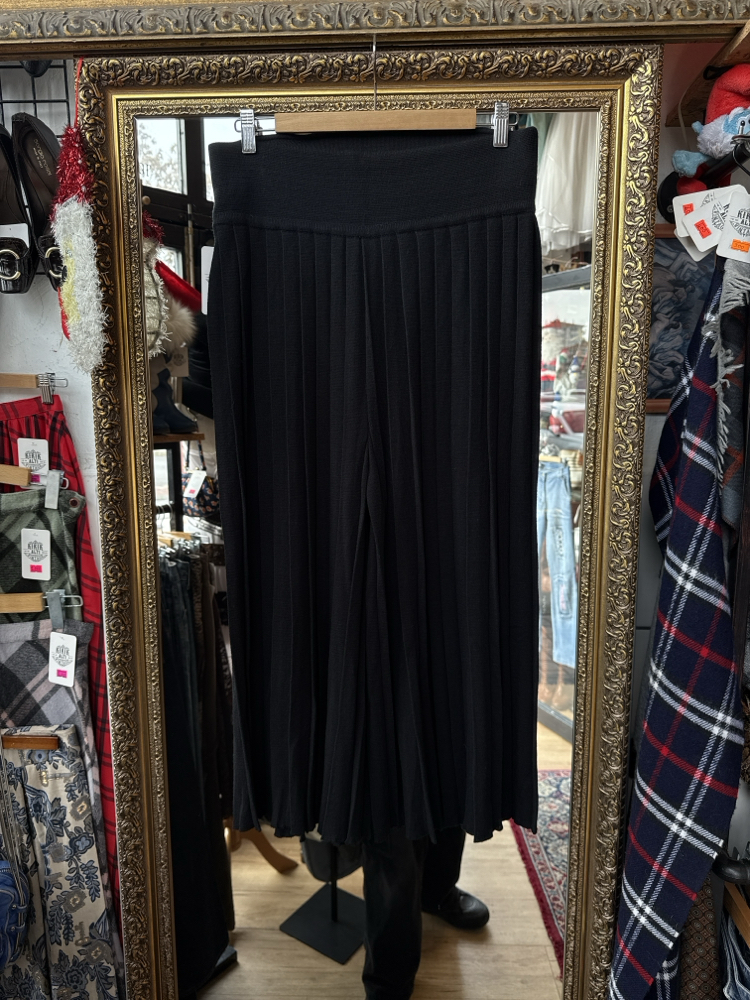 80’s Knife-Pleat Wide Leg Culottes – Jet Black