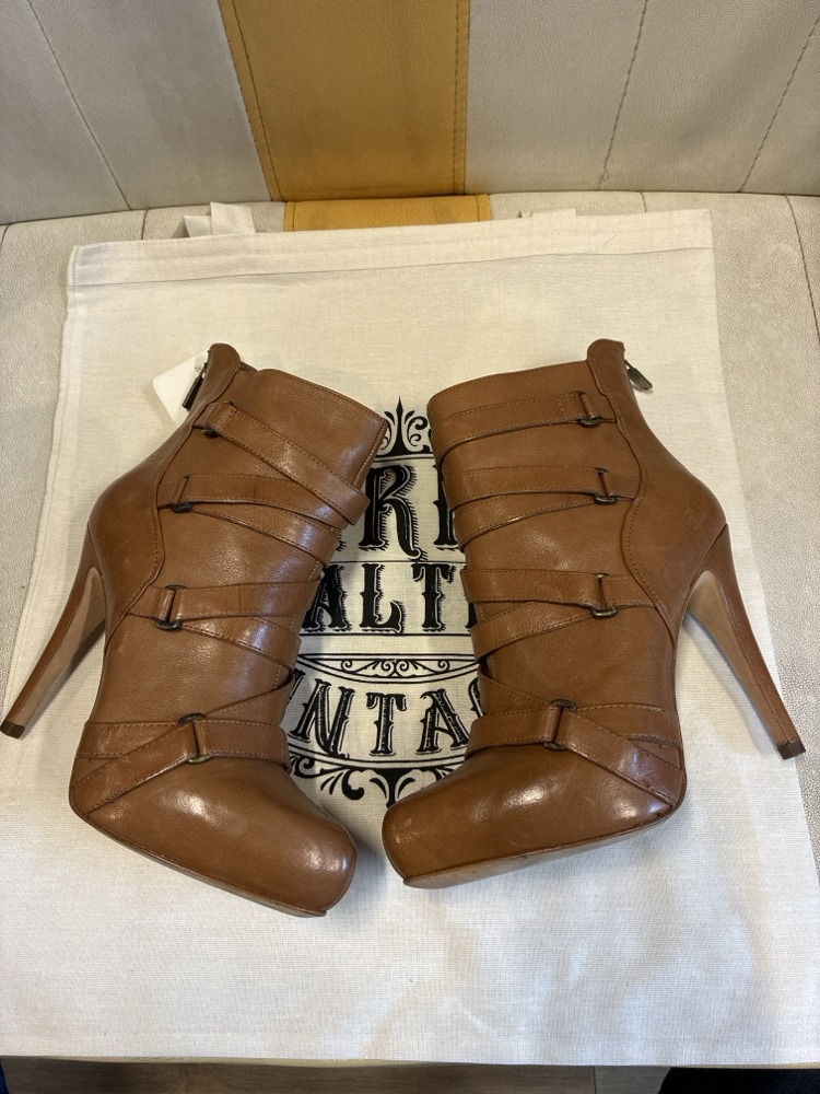 00's Strapped Caramel High-Heel Ankle Boots