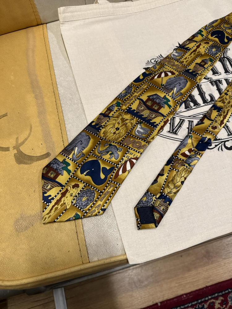 Giorgio Armani Cravatte %100 Silk Tie | Rare 
