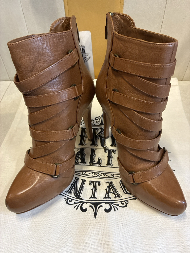 00's Strapped Caramel High-Heel Ankle Boots