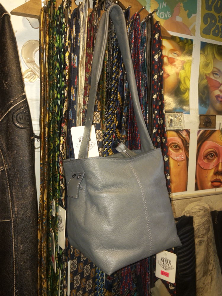 rara Leather Box Bag