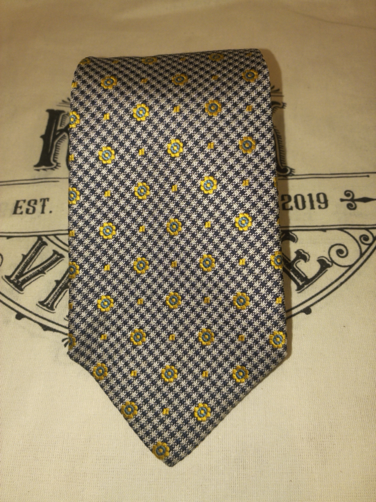 Daisy Tie