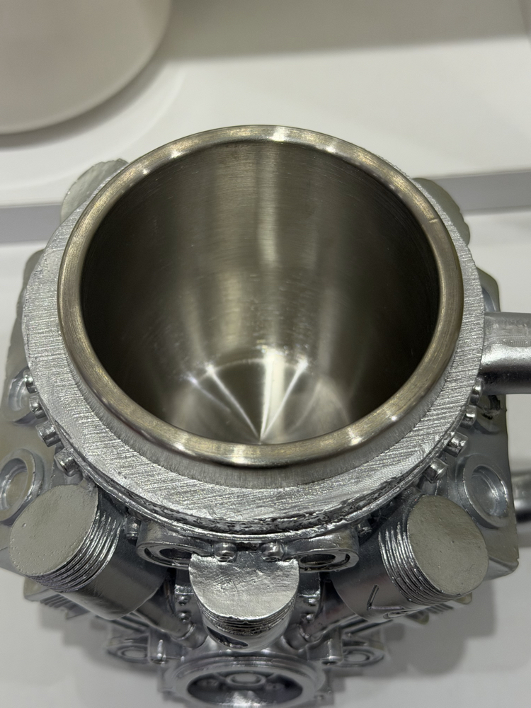 V6 Motor Çelik Kupa