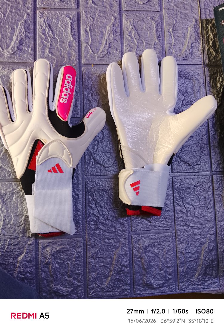 Adidas eldiveni 8 numara mevcuttur 