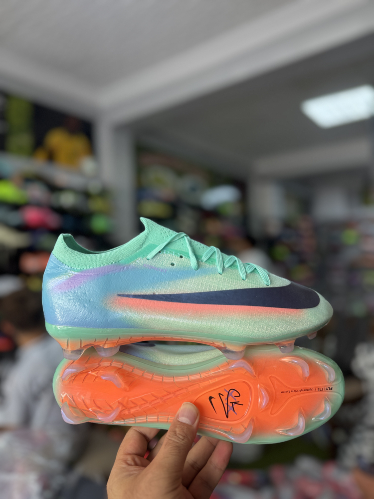 Nike MERCURİEL 40/45 arası 2 li alımda havalede 4000