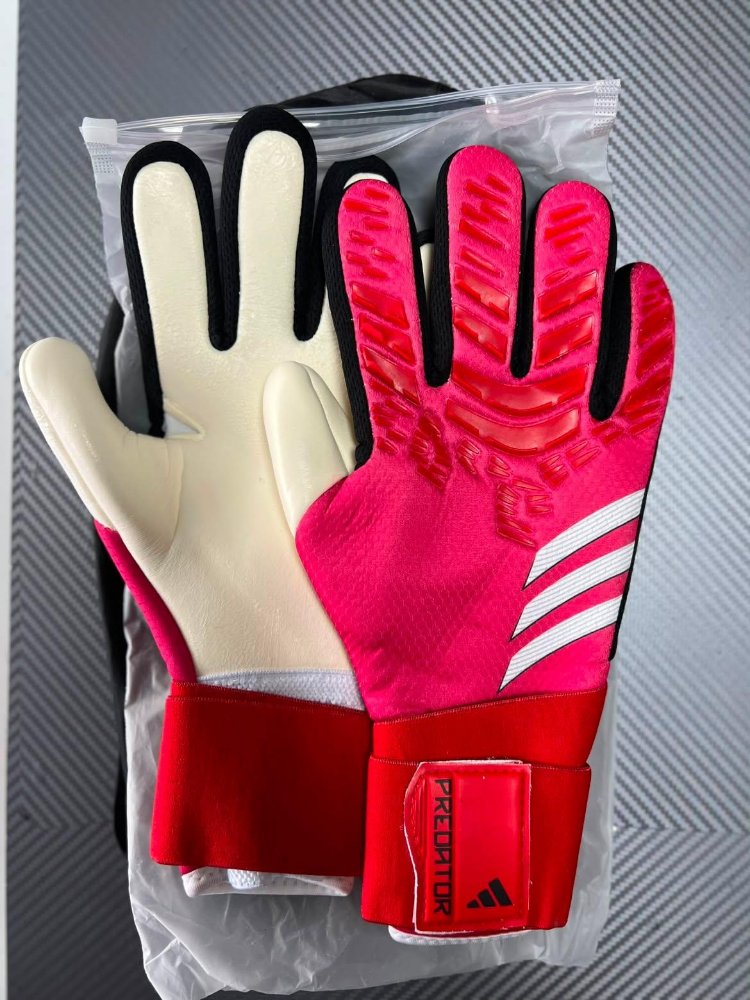 Adidas eldiveni 8 9 10 numaraları mevcuttur