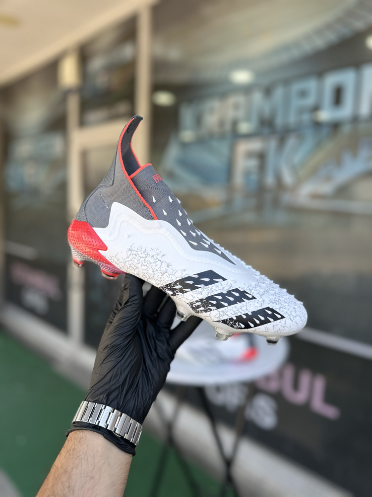 Yeni Sezon Predator Freak Elite Tamprof