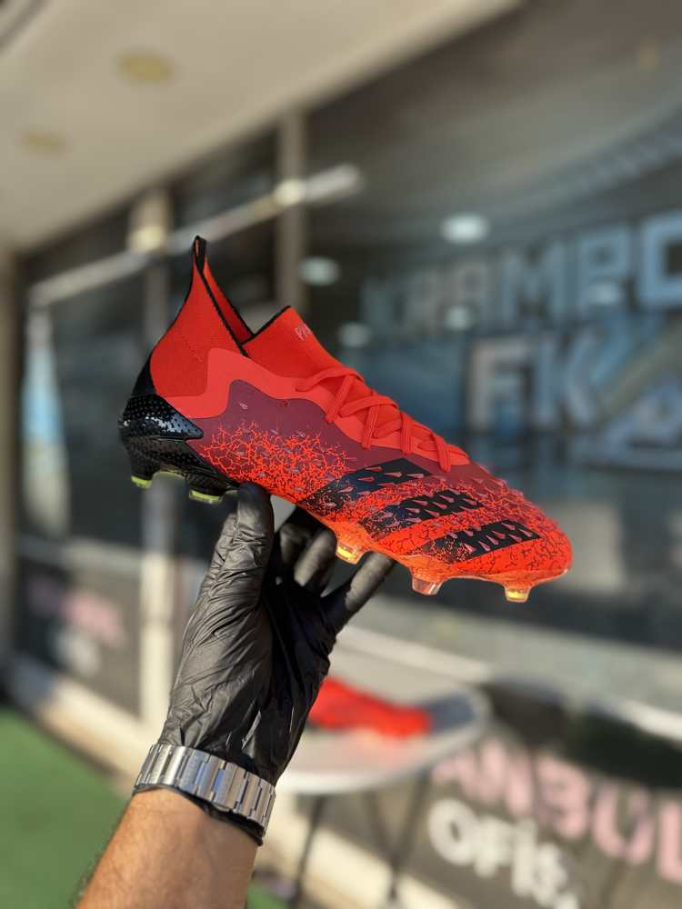 Yeni Sezon Predator Freak Elite Tamprof